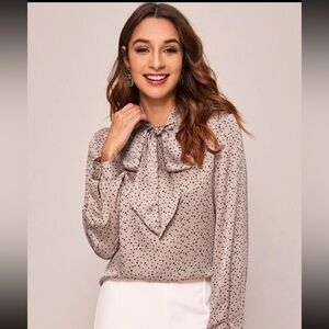 🤍🩵2 FOR $15🩵🤍 Polka dot rose gold blouse​​​